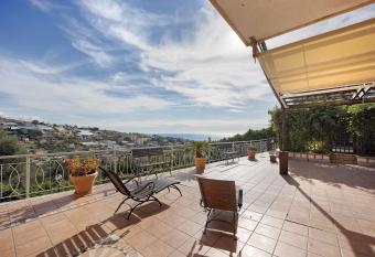 Villa Sole Appartamento Sanremo has Smoking/Balcony rooms