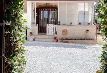 Da Barbara & Simone has Balcony rooms