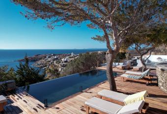 Zen Blue Mills has Balcony rooms