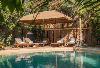 Villa Arumeru allows 18 year olds to book a room