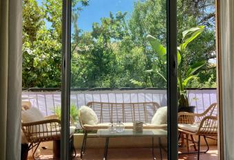 Bel appartement au Calme allows 18 year olds to book a room