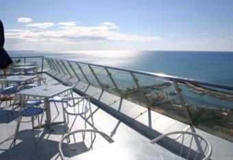 Hotel Admeto allows 18 year olds to book a room