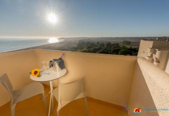 Hotel Paradise Beach Resort has Balcony rooms