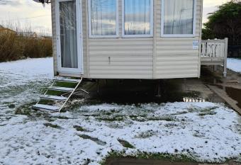 Southfield 168 has Balcony rooms