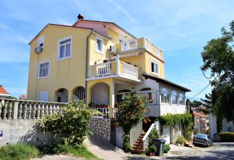 Apartments and rooms with parking space Lopar, Rab - 19238 has Balcony rooms