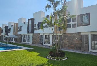 Allisson s House has Balcony rooms