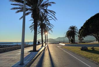Mar y Monta  a - l Hospitalet de l Infant has Balcony rooms