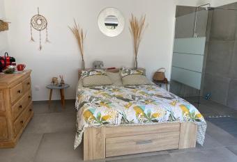 Chambre    louer allows 18 year olds to book a room