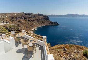 Evanthia Best View Thirassia Island Hotel has Balcony rooms