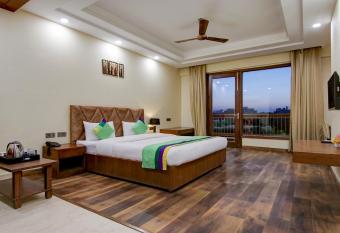 Treebo Nearmi Bell House has Balcony rooms