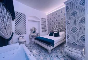 Mirage Rooms allows 18 year olds to book a room