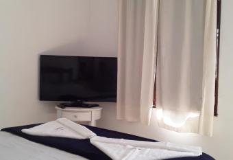 Pousada Praia do Pontal allows 18 year olds to book a room