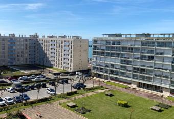 NOUVEAU - Vivez La for  t    la Marina - R  sidence de France allows 18 year olds to book a room