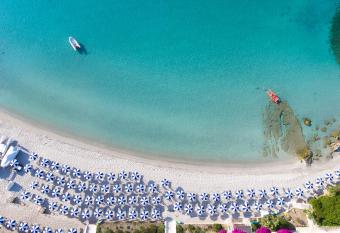 Hotel Dei Pini allows 18 year olds to book a room