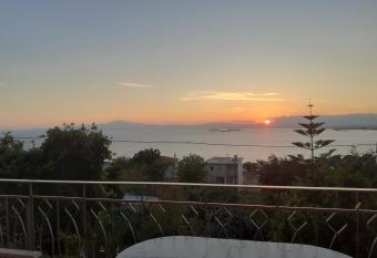 KAMARI APARTMENTS has Balcony rooms