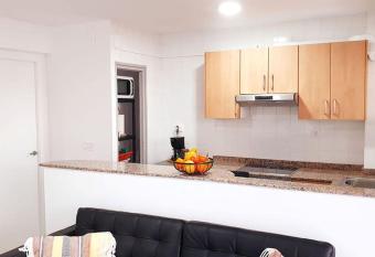 Zen Attitude - appartamento completo con vista al mar, a 1 paso de la playa de Puerto Sagunto allows 18 year olds to book a room