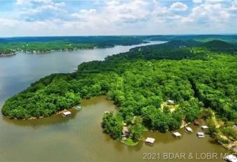 Hurricane Oasis Family Vacation Home has Balcony rooms