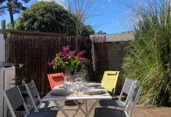 Studio avec grande terrasse et jardin privatif au Pyla has Balcony rooms