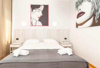 Hotel Cristallo Torino allows 18 year olds to book a room
