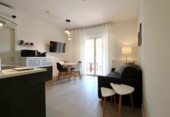 Interno 19 has Balcony rooms