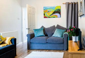 The Knavesmire - Free Parking - Pet Friendly has Balcony rooms