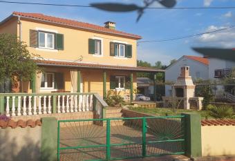 Vila Paula has Balcony rooms