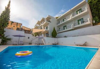 Evita s Resort has Balcony rooms