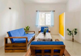 BenFlo Lake view Apartments has Balcony rooms