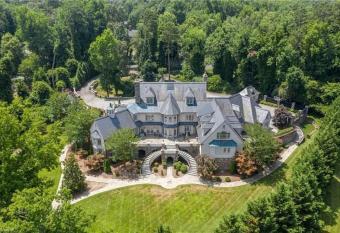 Executive Room 2 has Balcony rooms