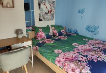 The Port Appartment of Patras has Balcony rooms