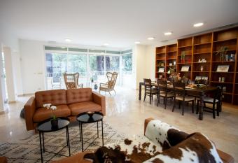 a Luxury panthouse 5BR&Washrooms City Center has Balcony rooms