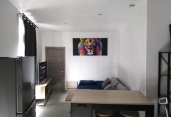 Bel appartement spacieux - Cuisine   quip  e - TV Ultra HD 138cm - Balcon allows 18 year olds to book a room