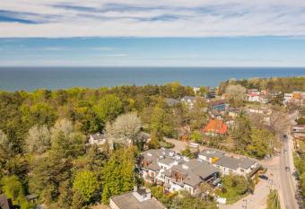 Golden Apartments&Sea View has Balcony rooms