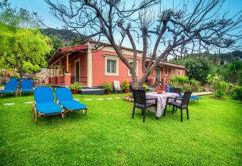 Bozikis Apartments has Balcony rooms