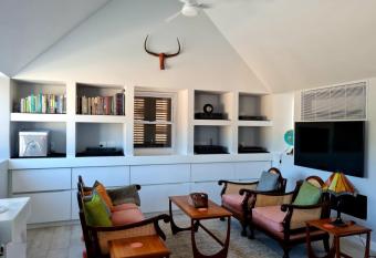 Nieuweschuur allows 18 year olds to book a room