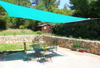 Gite La clef du Sud has Balcony rooms