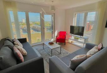 Sky View Luxury Birmingham Apartment has Balcony rooms