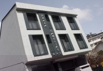 Praza Camelias allows 18 year olds to book a room