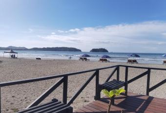 Lizards House Playa Samara allows 18 year olds to book a room