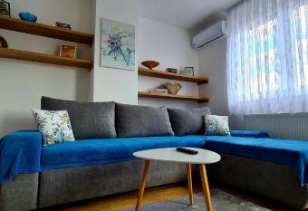 Tim Apartman allows 18 year olds to book a room