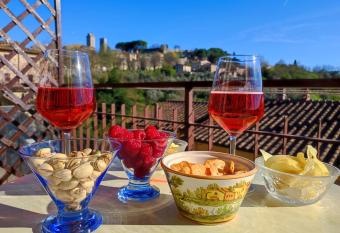 Lovely Balcony San Gimignano Apartments has Balcony rooms