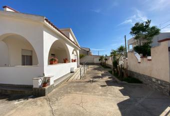 Casa vacanze Marinella allows 18 year olds to book a room