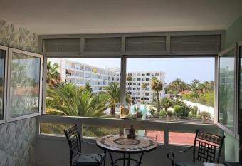 ALOE Maspalomas allows 18 year olds to book a room