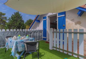 Studette    Biscarrosse has Balcony rooms