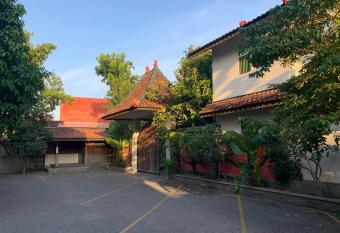 Sonosewu Guesthouse Syariah has Balcony rooms