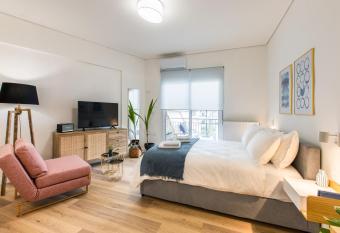 Chic & Comfort Homes in Central Volos # 3 allows 18 year olds to book a room