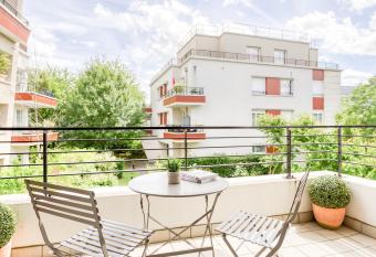 Cosy appartement Proche Disneyland Paris has Balcony rooms