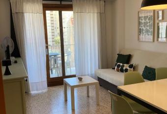 Fabuloso apartamento en la Playa de Gandia allows 18 year olds to book a room