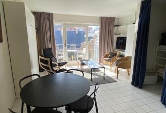 Cape Cod 402 has Balcony rooms