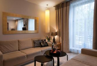 IRS ROYAL APARTMENTS Apartamenty IRS Willa Krystyna allows 18 year olds to book a room